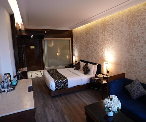 The Galgotias Hotel Gurugram Gurgaon Esterno foto